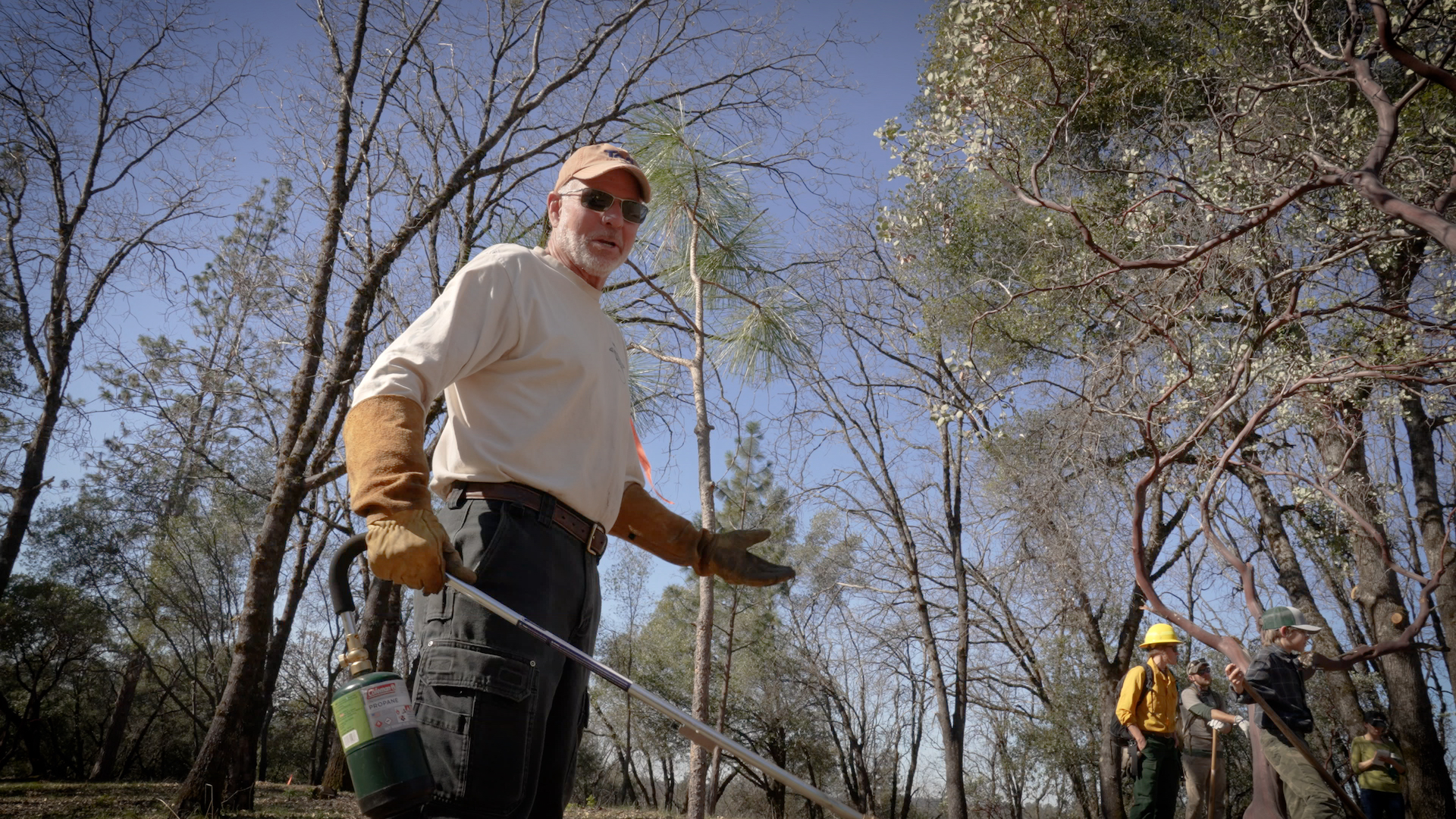 Ted Odell, a UC Davis alum, hosted a prescribed burn on his property with partners from UC Davis, Placer County Resource District, Cal Fire and others in February 2022. (Tim McConville/UC Davis)